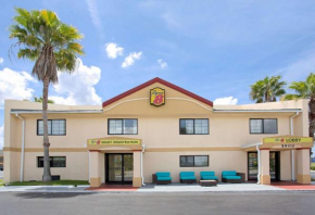 Отель Super 8 by Wyndham Orlando International Drive  Орландо